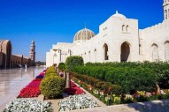 sultan-qaboos-mosque-1024x681
